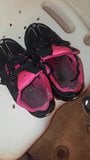 Net fan's wife's Nike's shox pissed snapshot 6