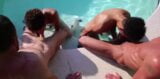 Freunde ficken Nachbars-Zwillinge ohne Gummi am Pool snapshot 6