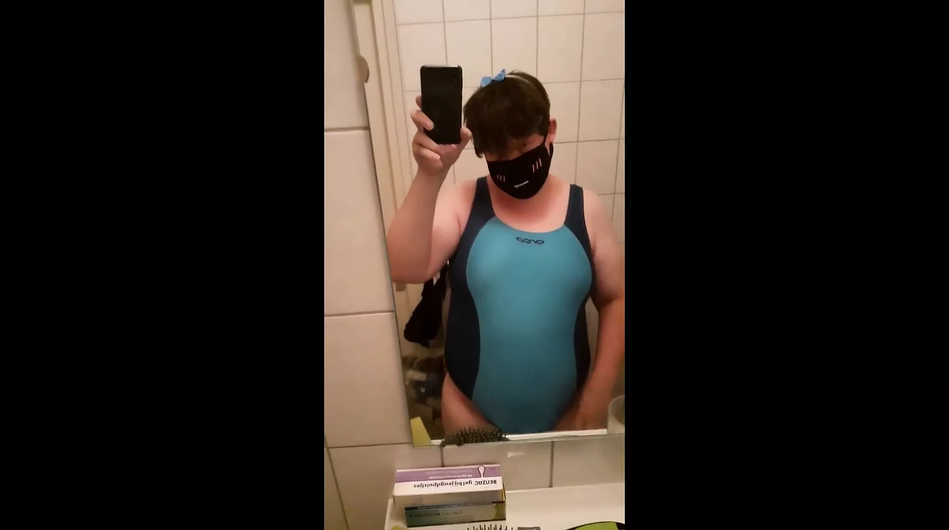 Molliger Femboy im Badeanzug, masturbiert unter der Dusche | xHamster