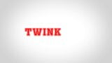 Skinny twink raw gera três papais snapshot 2