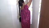 Un desi bhabi bañándose desnudo en cuarto de baño snapshot 1