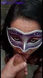 Esposa enmascarada chupa mi polla y yo le doy semen en su boca snapshot 18