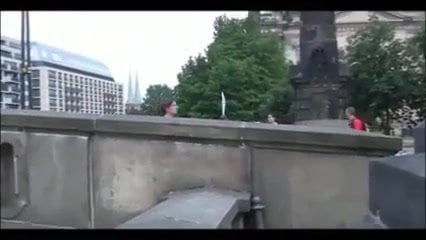 sie lutscht,ich spende