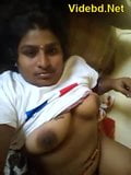 Horny Desi Mature Wife Revealing Her Body Parts On Cam snapshot 1