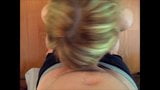 Blonde MILF lutscht Schwanz und trinkt Sperma snapshot 1