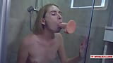 Rider dildo i dusch, drömmer om riktig kuk snapshot 2