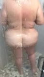 Meine BBW-Ehefrau in der Dusche snapshot 2