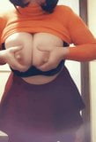 Velma de grandes tetas para halloween snapshot 3