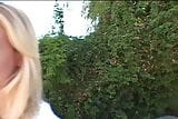 Die blonde Bambi liebt es, zu ficken und Sperma in ihren Mund zu stecken snapshot 2