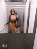 Une trans dans l'ascenseur voit son corps nu snapshot 6
