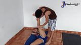 मैं अपनी वेश्या सौतेली बहन को चोदने के अभ्यास में मदद करता हूं snapshot 2