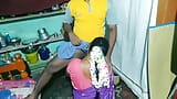 Huiseigenaar die seks heeft met Tamil-tante snapshot 10