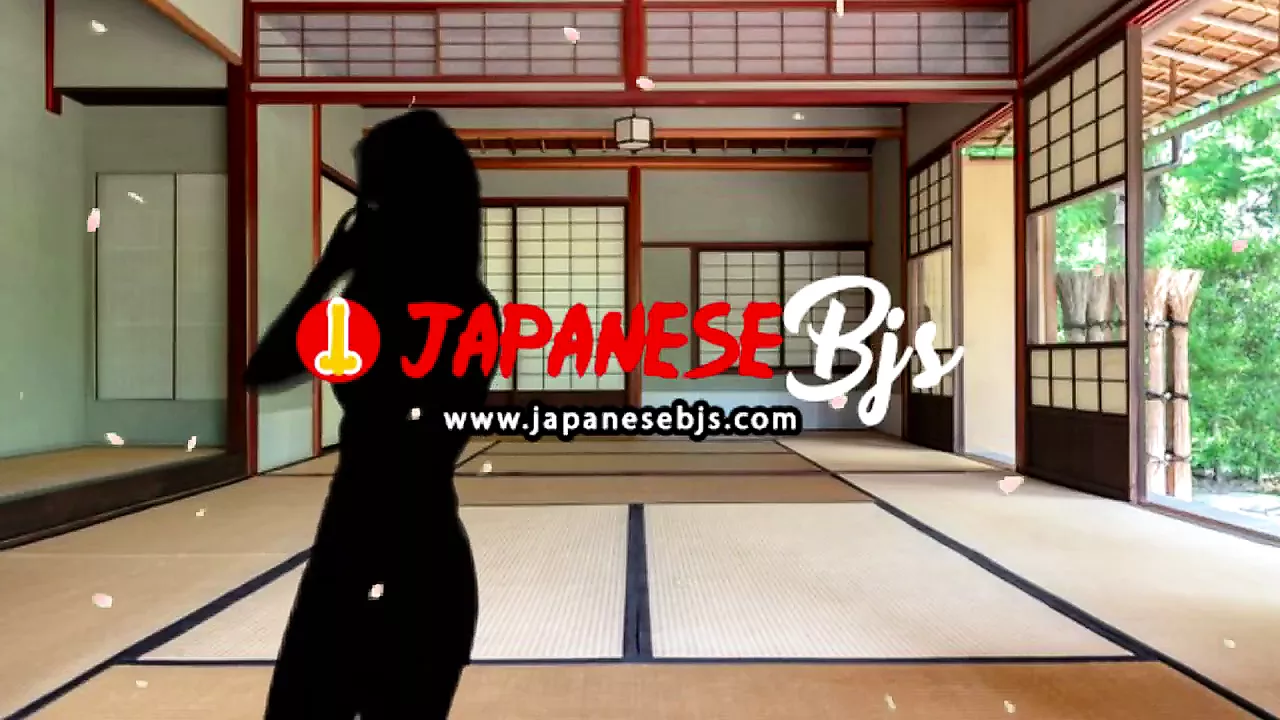 Japanese MILF Wants To Give A BJ