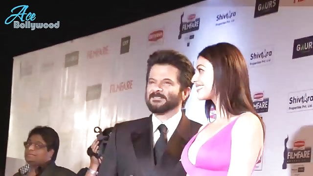 Kajal Aggarwal’s Gorgeous Sexy Dress at the Filmfare Awards
