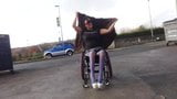 Femme en fauteuil roulant snapshot 7