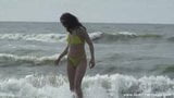 Holandesa adolescente follada en la playa al aire libre snapshot 3