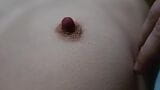 Petite Teen hautnah Nippelspiel snapshot 13