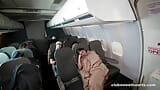 Mile High Club 연인 Sara는 다시 비행기에서 오르가즘을 뿜어냅니다. snapshot 1