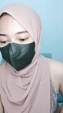 Cewek Jilbab Colmek Pakai Dildo Keenakan snapshot 1