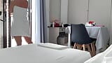 Compartiendo habitación de hotel con mi hermanastra caliente snapshot 2