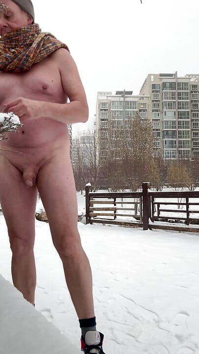 Naked in Beijing snow