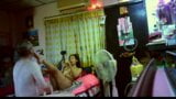 Ladyboy sur le dessus 2 snapshot 2