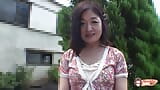 Chio Yamabe, MILF japonaise assidue, se fait baiser la chatte et remplir de sperme snapshot 1