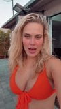 Wwe - cj perry aka lana ในชุดบิกินี่สีส้ม snapshot 2