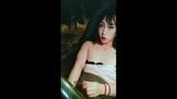 Asiatischer Pi-Ladyboy masturbiert und kommt im Auto snapshot 8