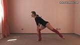 Muy talentosa gimnasta Sasha Galop snapshot 2