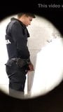 Policia chacal orinando snapshot 5