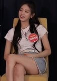 It's Lovelyz's YeIn With Her Thigh On Display snapshot 9
