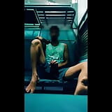 Ragazzo sexy in treno vuole fare sesso nudo sborra snapshot 5