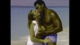 Une touriste blonde se fait baiser brutalement par un cubain sur la plage snapshot 3