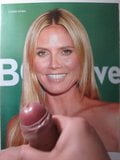 Heidi Klum kommt mit Tribut Bukkake nicht. (2) snapshot 3