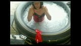 La lope dans son jacuzzi snapshot 10