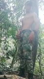 Cachondo militar en el bosque snapshot 1