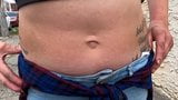 Navel spelen met tatoeages snapshot 11