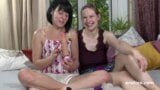 Nadine & Marie schenken einander ein klitorales Erdbeben snapshot 13