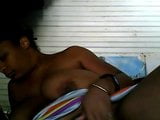 Entediada ébano peituda webcam bbw esfrega buceta snapshot 8