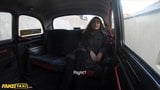Fake Taxi, heißes asiatisches Schätzchen Aaeysha reitet italienischen Taxifahrer snapshot 2