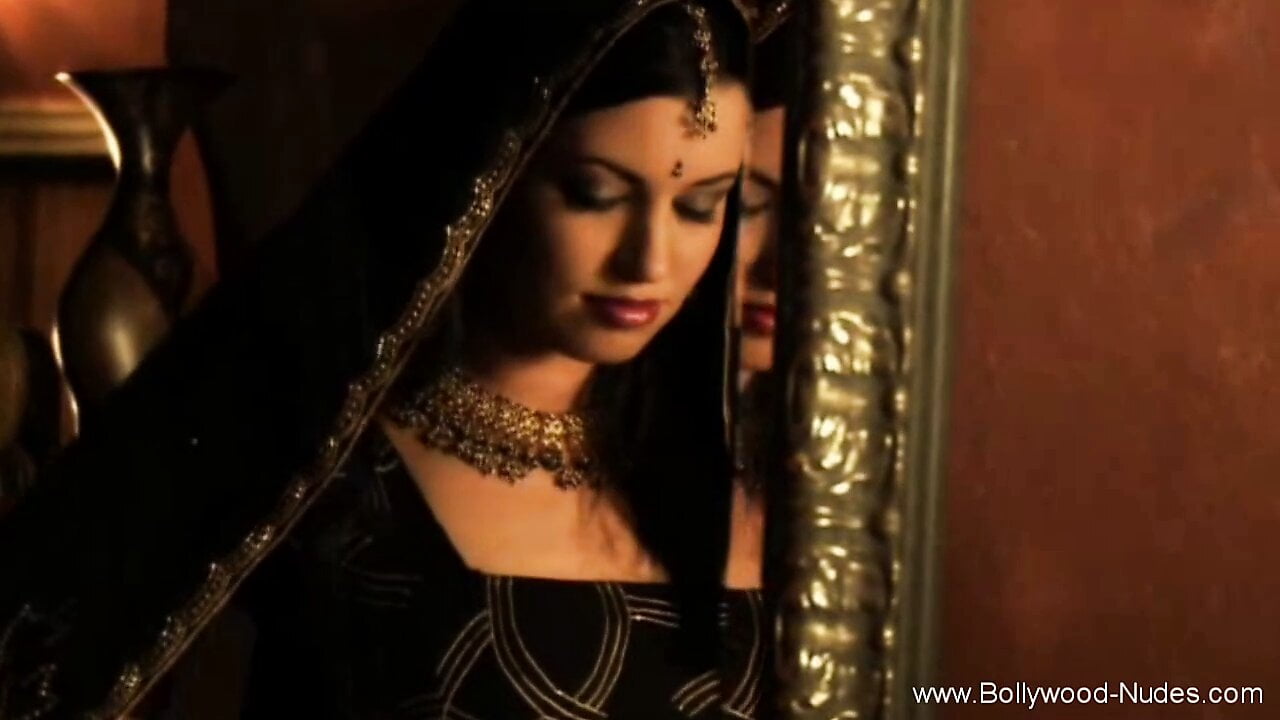 Seduction And Happiness In Erotic India
