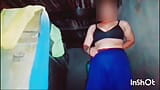 A gostosa massageou sua buceta com óleo e fodeu sua buceta com força.  Sexo pela primeira vez.  A excitação de uma garota sexy e gostosa  Ve snapshot 3