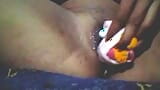 देसी वाइफ फिगेरिनग बूर में डिलडो दाल दाल के खूब हिलाया और एन्जॉय किया snapshot 3
