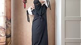 Egípcia esposa de calcinha molhada preta rasgou sua meia-calça transparente enquanto se esticava e teve um orgasmo snapshot 1