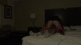 Arsch-zu-Mund-schmerzhafte Sissy ohne Gummi im Motel ficken snapshot 7