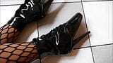 Rubberdoll Monique - открытые балетки на каблуках и в сетчатых колготках snapshot 2