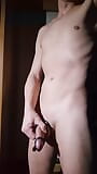 Подтянутый худой мужик использует вибро-кольцо для большой порции спермы. Огромный камшот, не трогая его большой член. Массивный камшот без рук snapshot 8