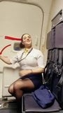 Sexy ronde stewardess snapshot 2