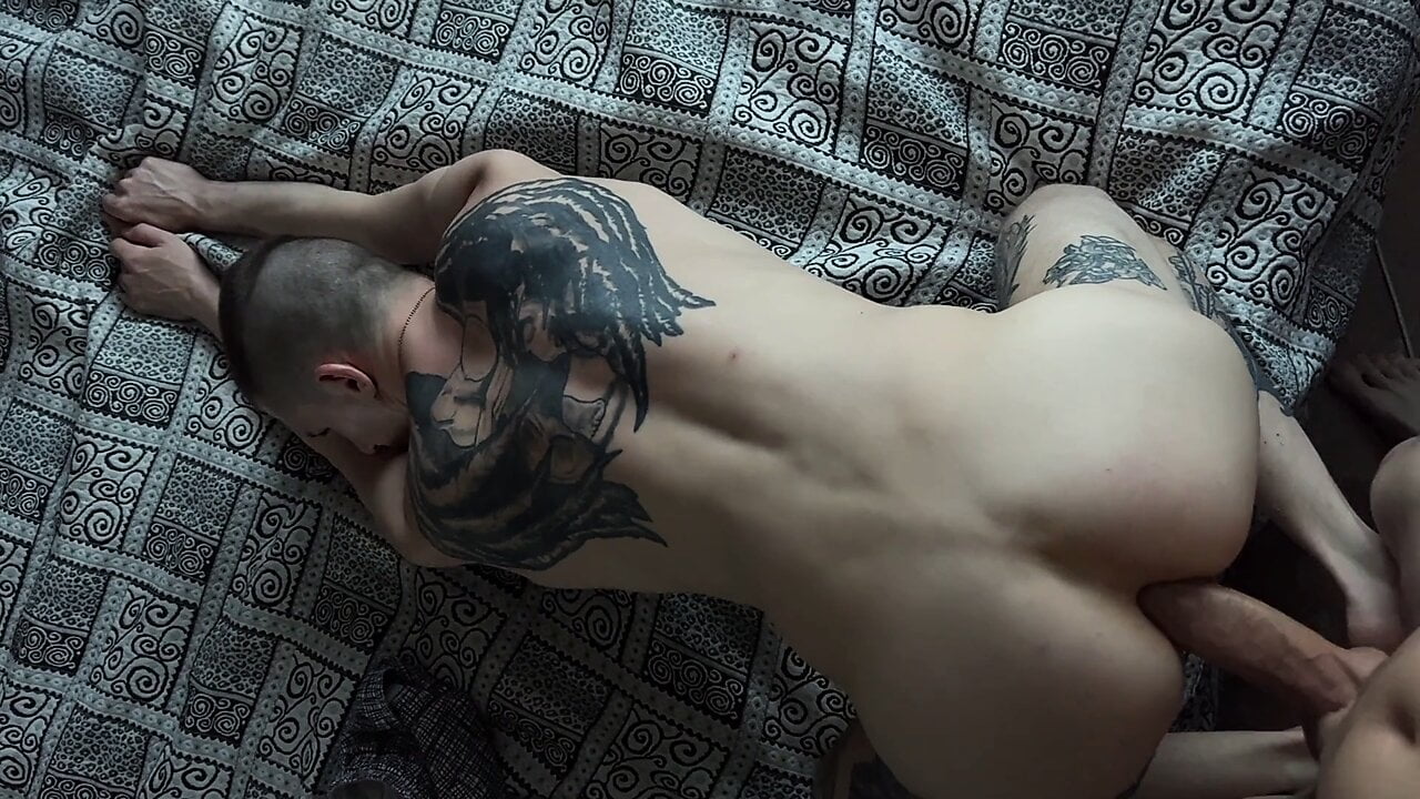 The stepson gave himself up to the excited stepfather with a big dick